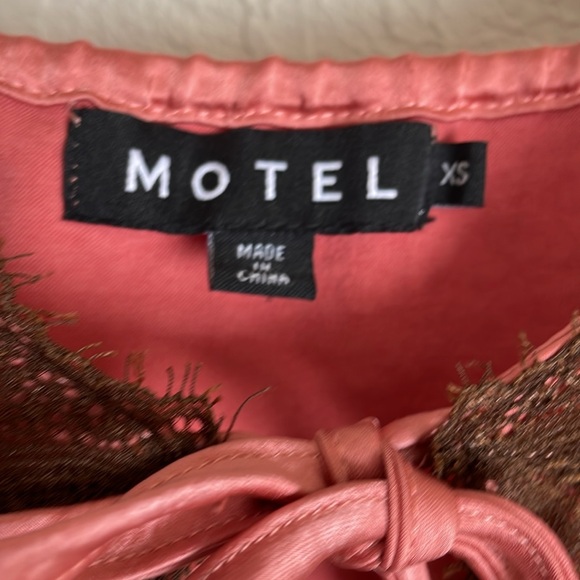 Motel peach brown sateen top XS festival boho - Picture 2 of 3
